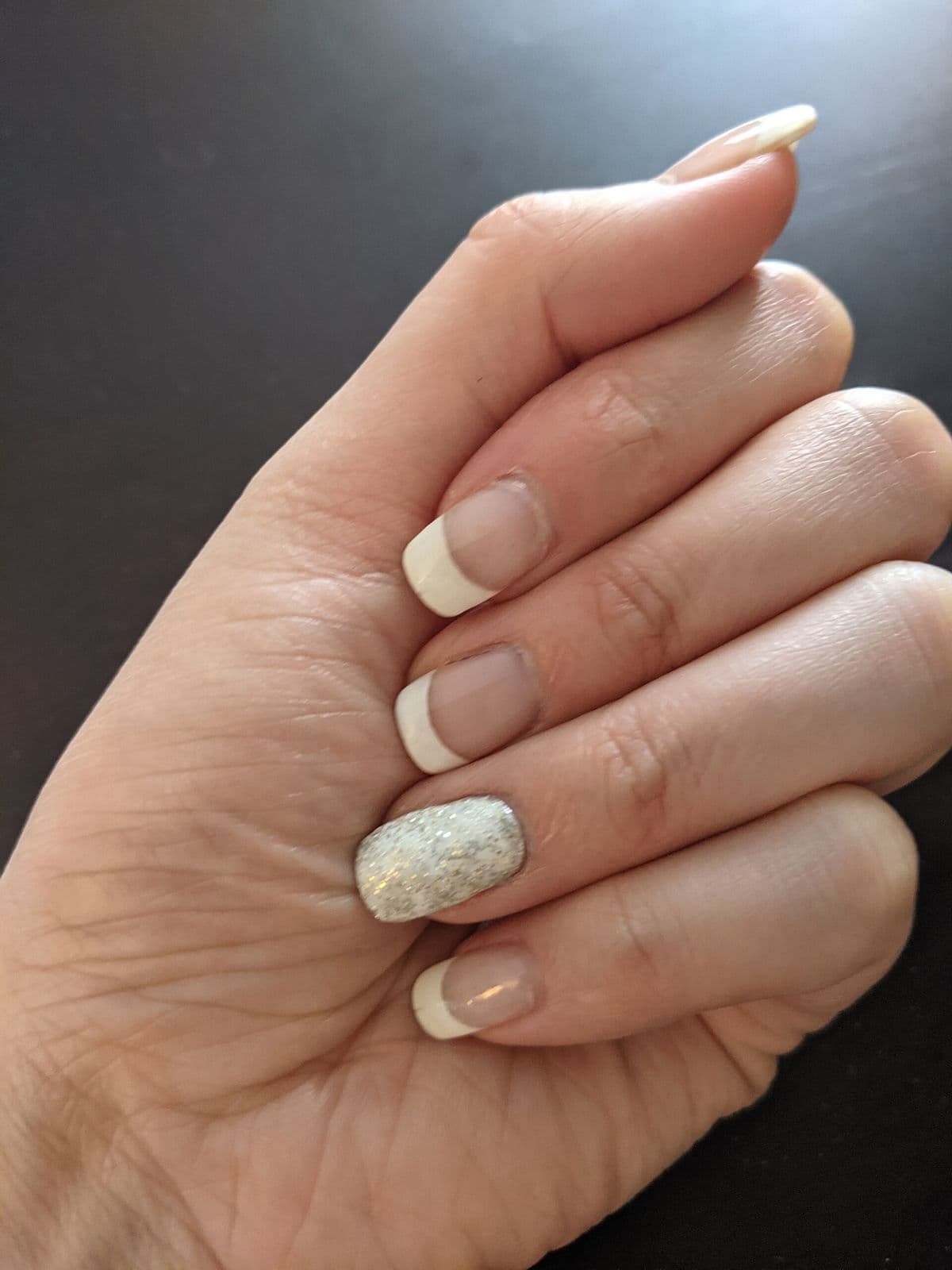 Móng French nhũ kim tuyến